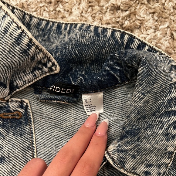 Hip length jean jacket - Picture 3 of 4